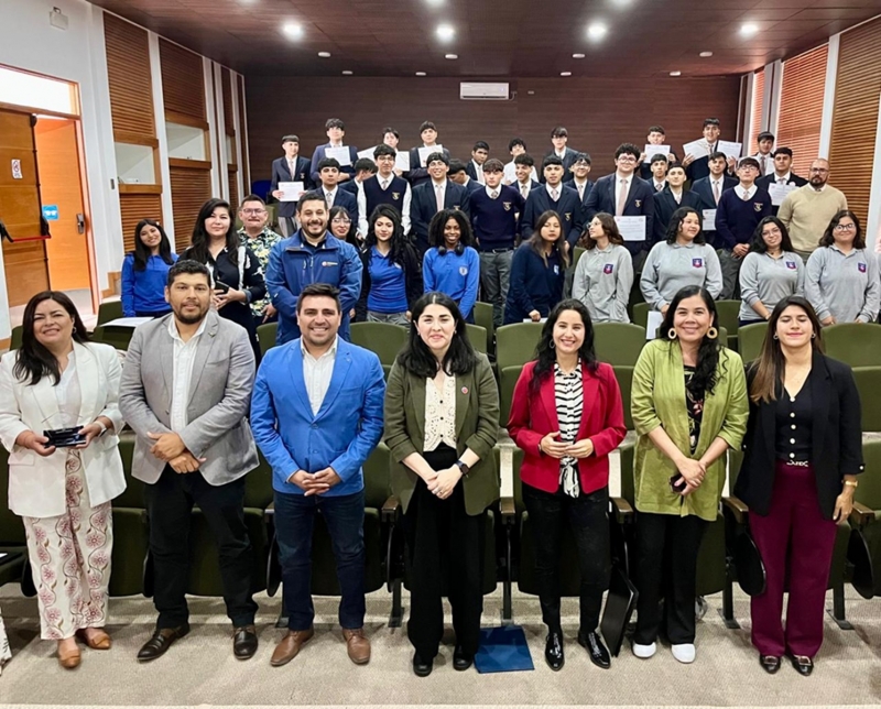 Éxito Educativo en Copiapó:  Estudiantes Salesianos Obtienen Certificación en Mantención de Plantas Fotovoltaicas y Eólicas
