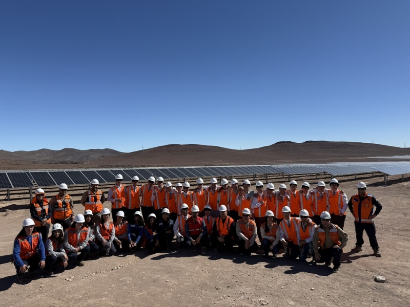 Alumnos de Salesianos Copiap&oacute; visitan la planta fotovoltaica R&iacute;o Escondido junto al programa F&oacute;rmate Energ&iacute;a de Mainstream