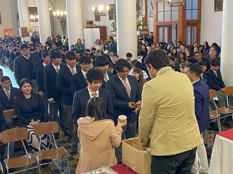 Liturgia de bendición de insignias:  Terceros medios Salesianos Copiapó reciben su símbolo de compromiso y formación técnico-profesional