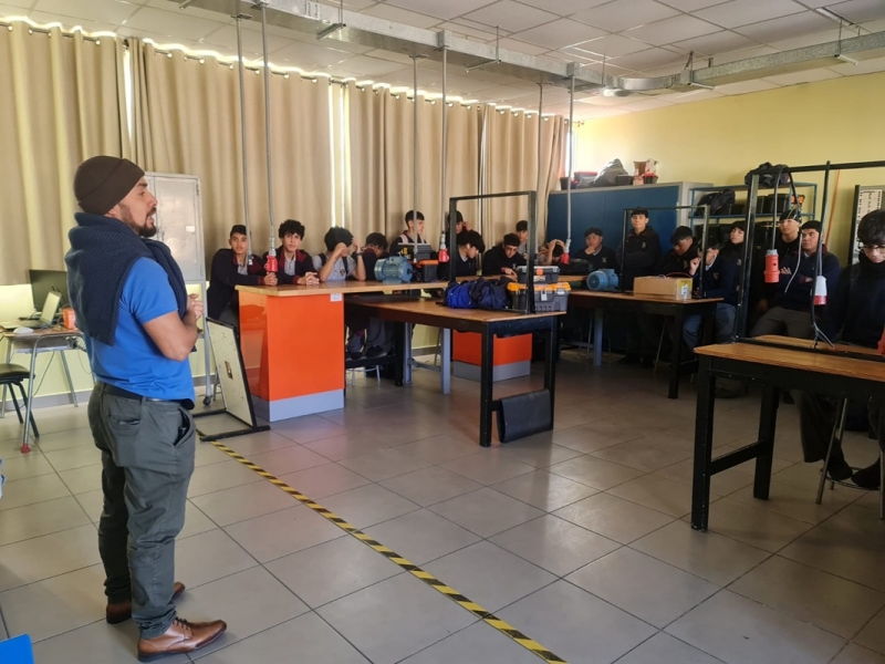 Alumnos de 2&deg; medio de Salesianos Copiap&oacute; reciben orientaci&oacute;n  para escoger su especialidad t&eacute;cnico profesional